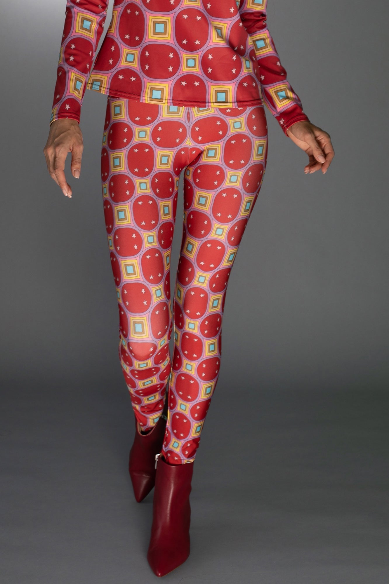 ED-002WI- LEGGINGS- STARS RAINBOW BRIGHT RED