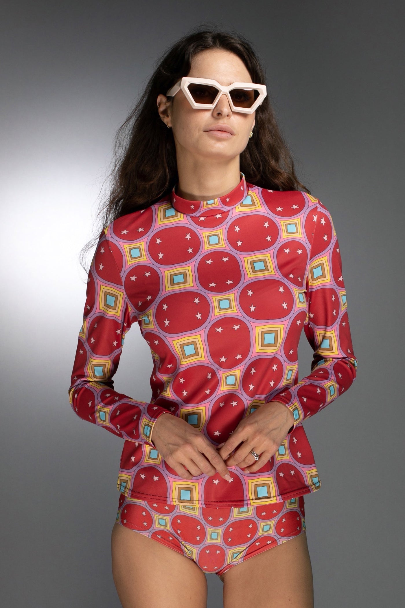 ED-004WI-STARS RAINBOW BRIGHT RED-MOCKNECK TOP