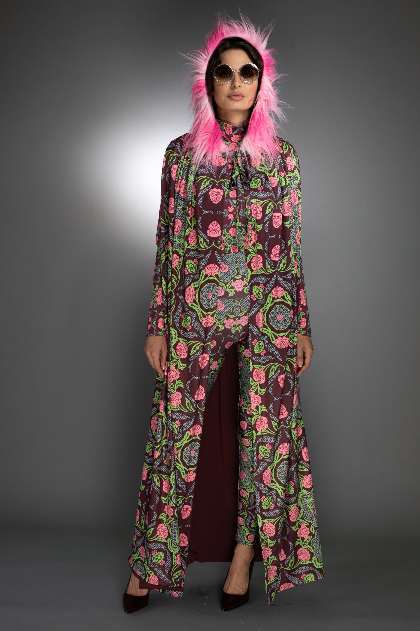 N-042WL- ROSES BURGUNDY/ ROSE PINK -LONG CAPE WITH HOOD