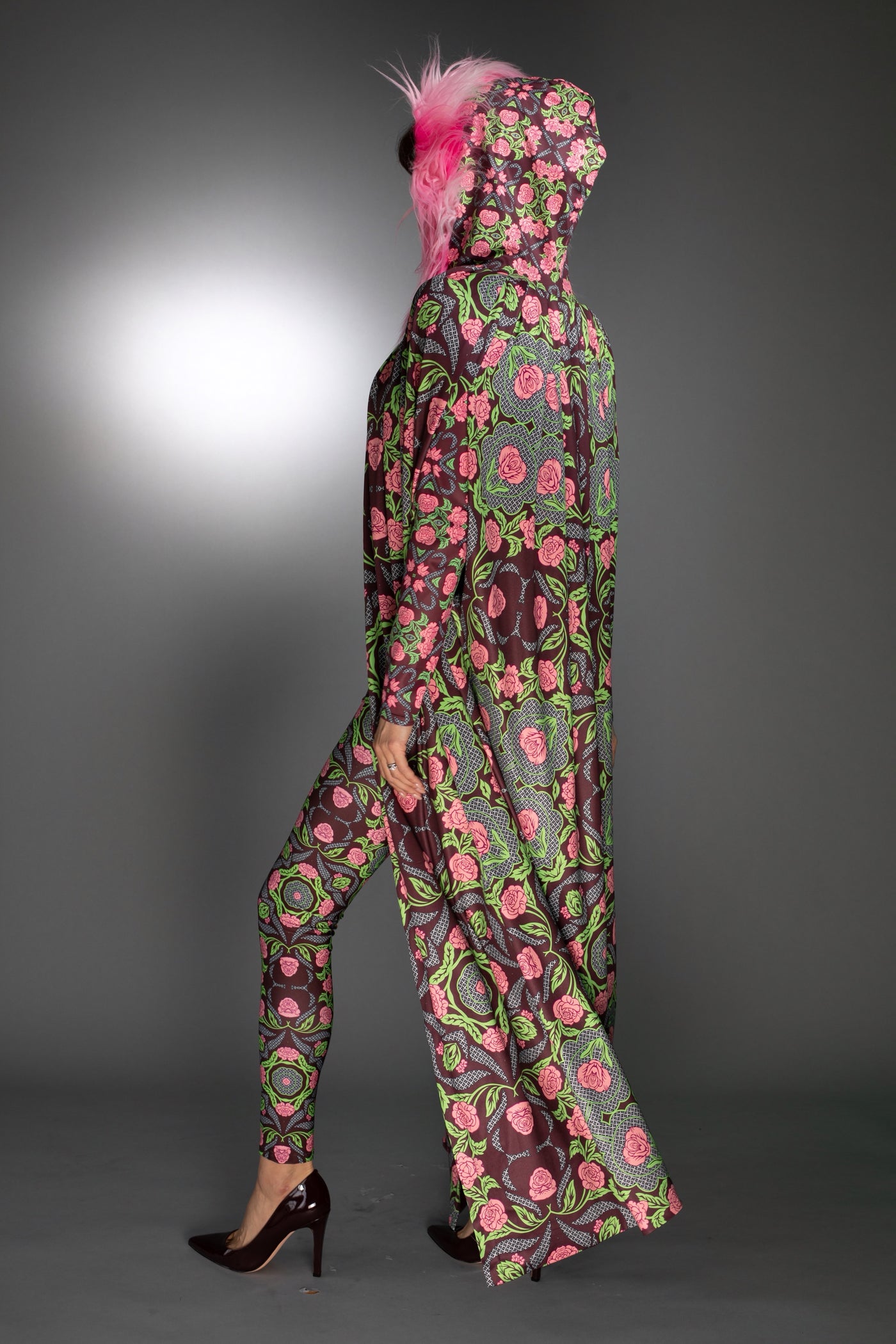 N-042WL- ROSES BURGUNDY/ ROSE PINK -LONG CAPE WITH HOOD
