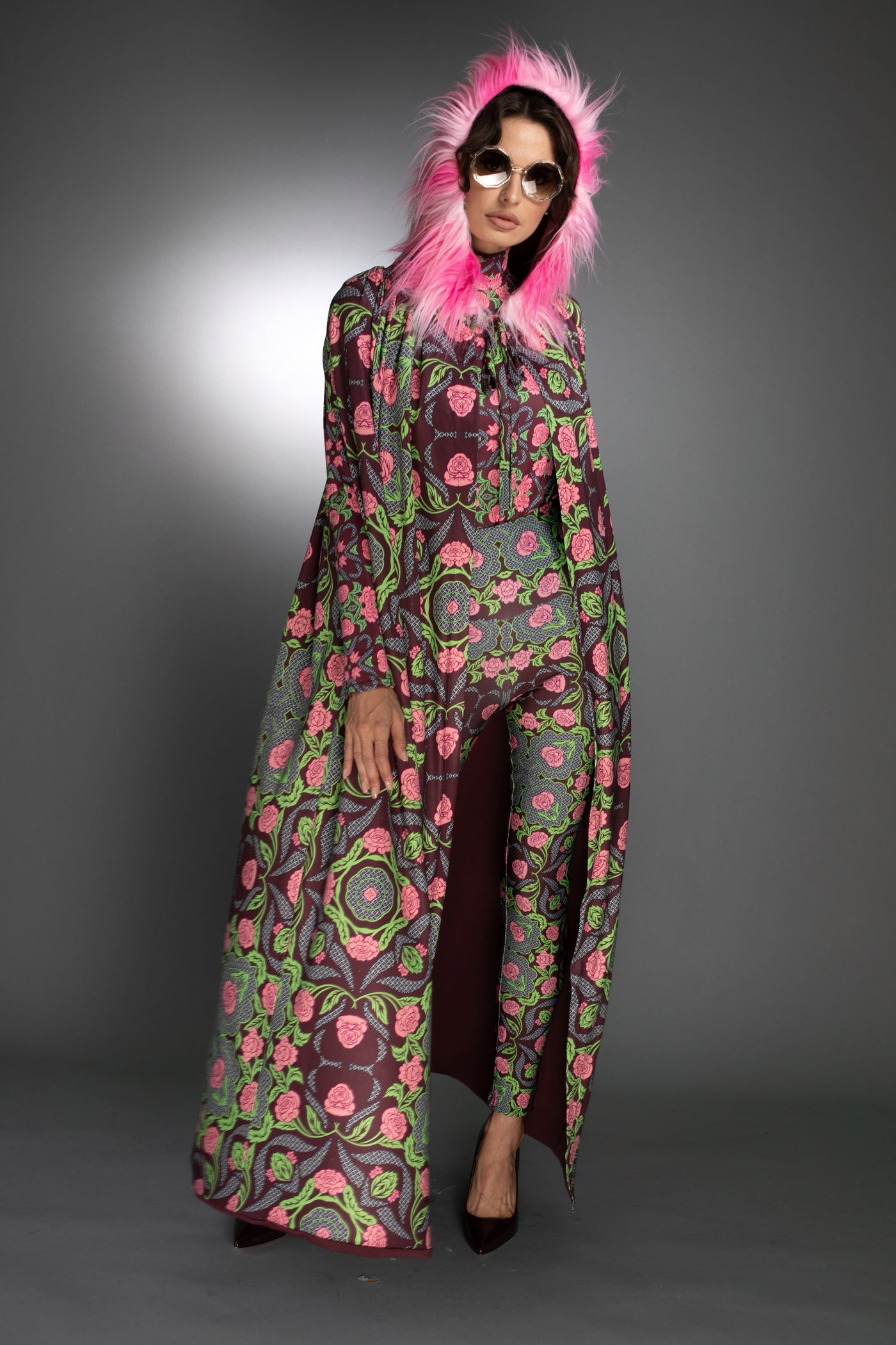 N-042WL- ROSES BURGUNDY/ ROSE PINK -LONG CAPE WITH HOOD