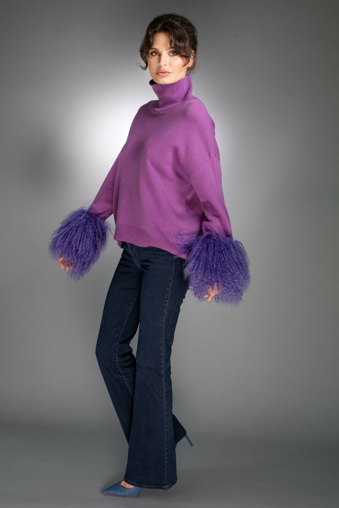 N-032D - Cashmere Sweater with Mongolian fur cuffs
