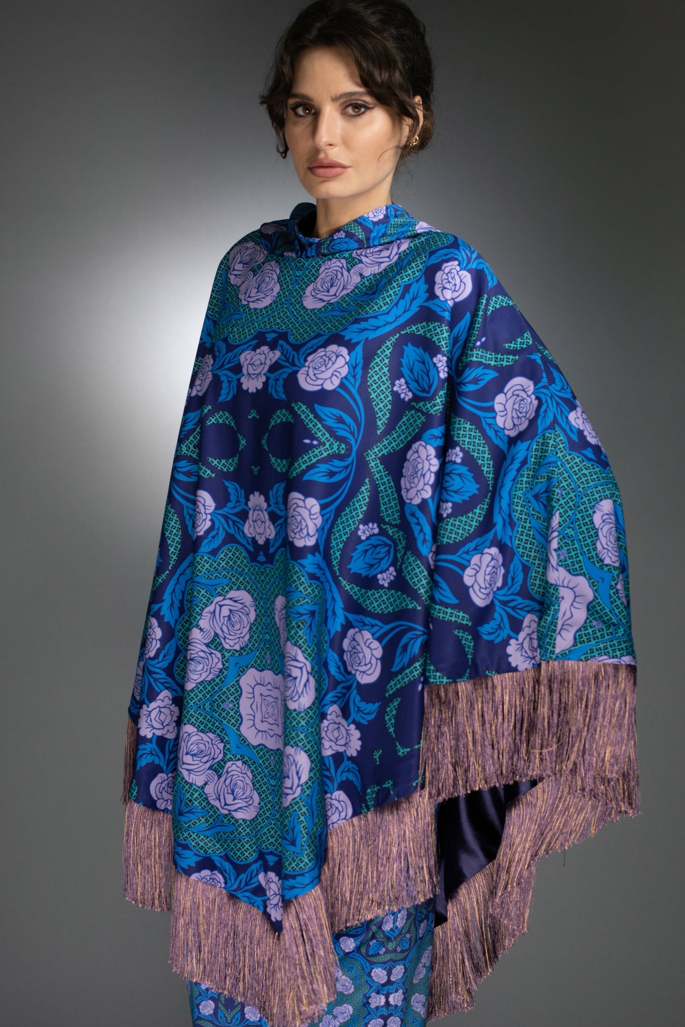 N-041WH REVERSIBLE COBALT BLUE CAPE FLORAL