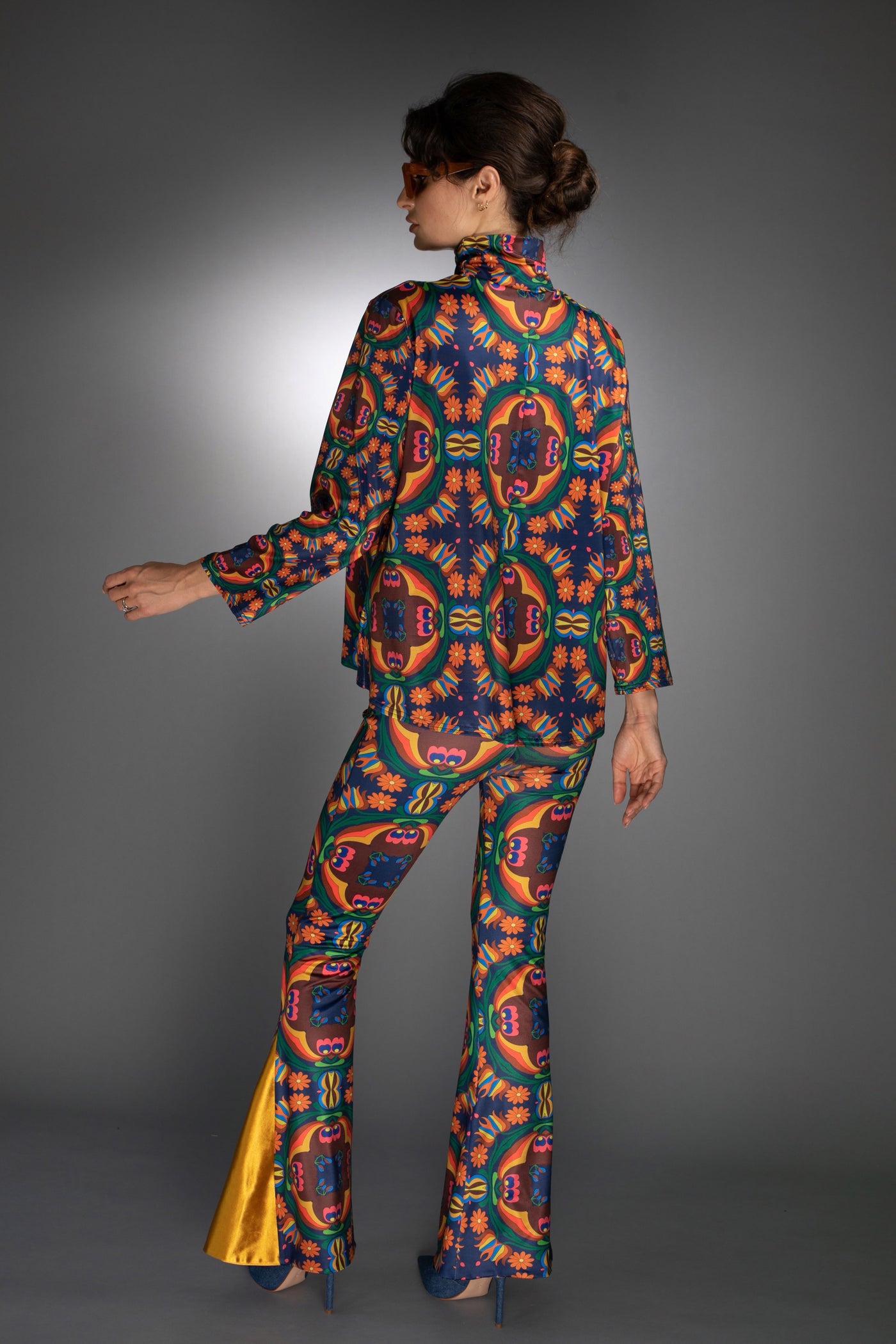 ED-043WA-RETRO FLOWER BROWN-ORANGE-BLUE  FLARE PANTS / GOLD ACCENT