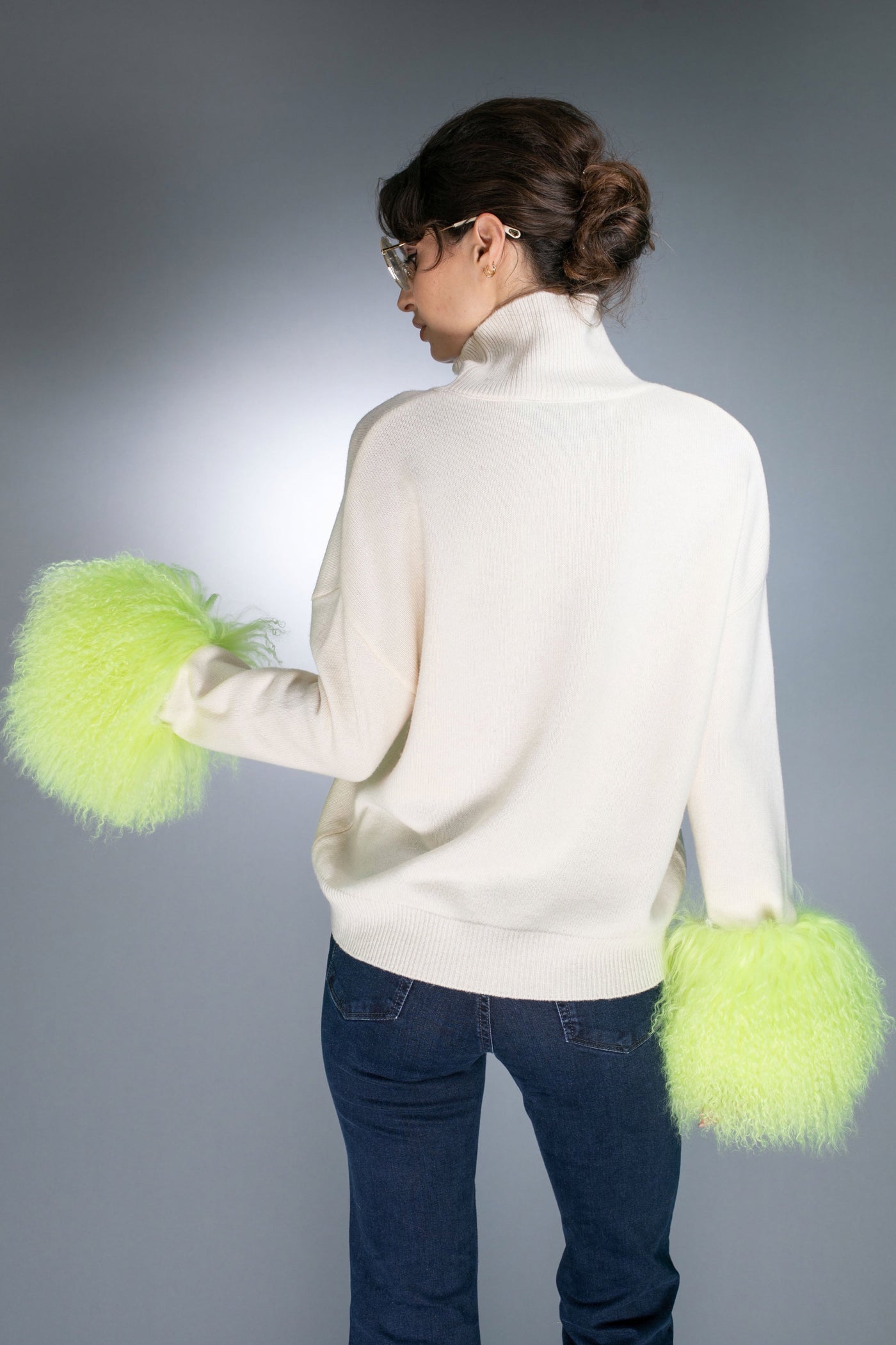 N-032B - Cashmere Sweater with Mongolian fur cuff