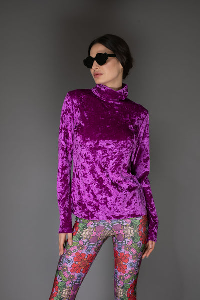 Fuchsia Long-Sleeve Velvet Turtleneck