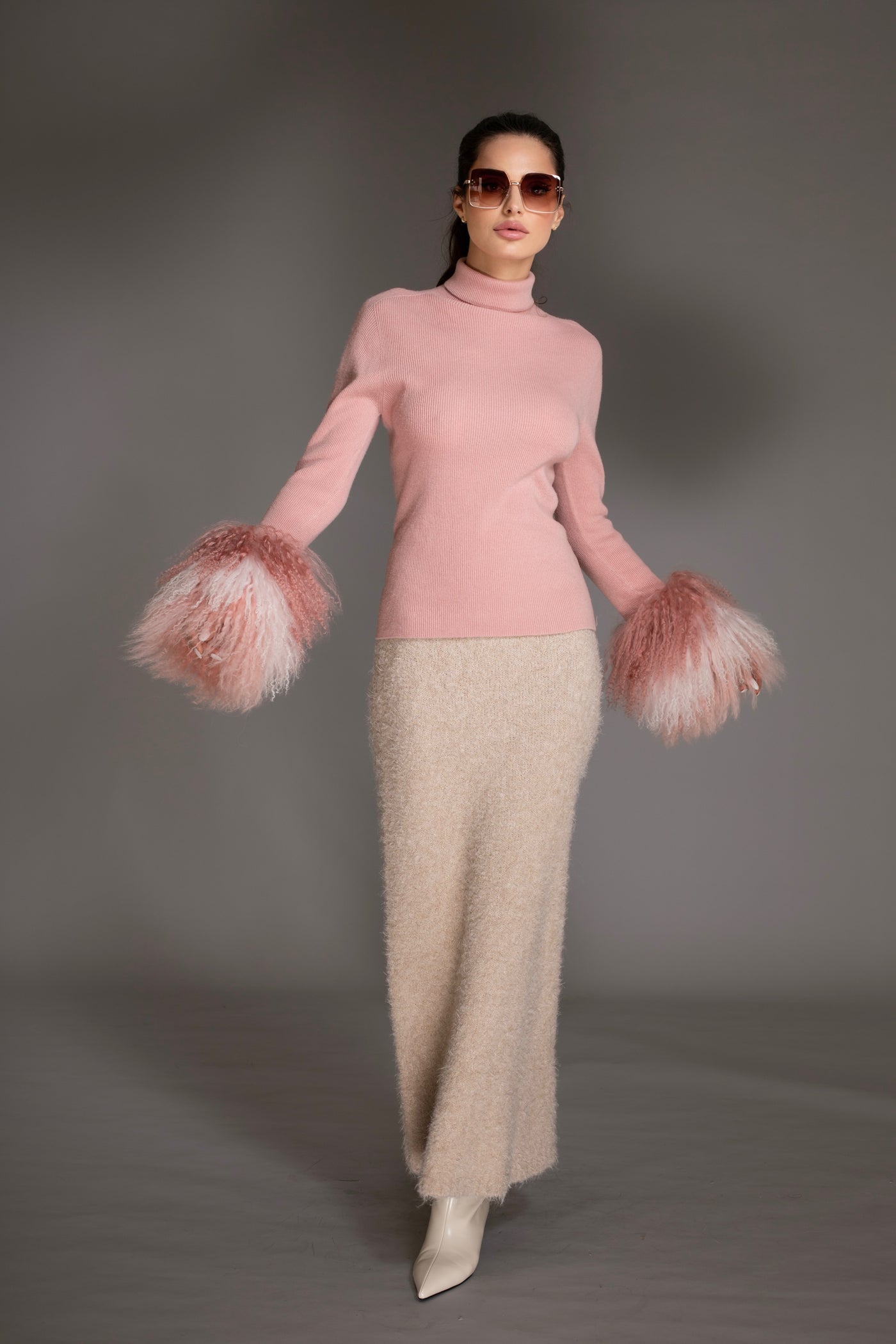 Pink Wool Sweater Mongolian shearling Cuffs