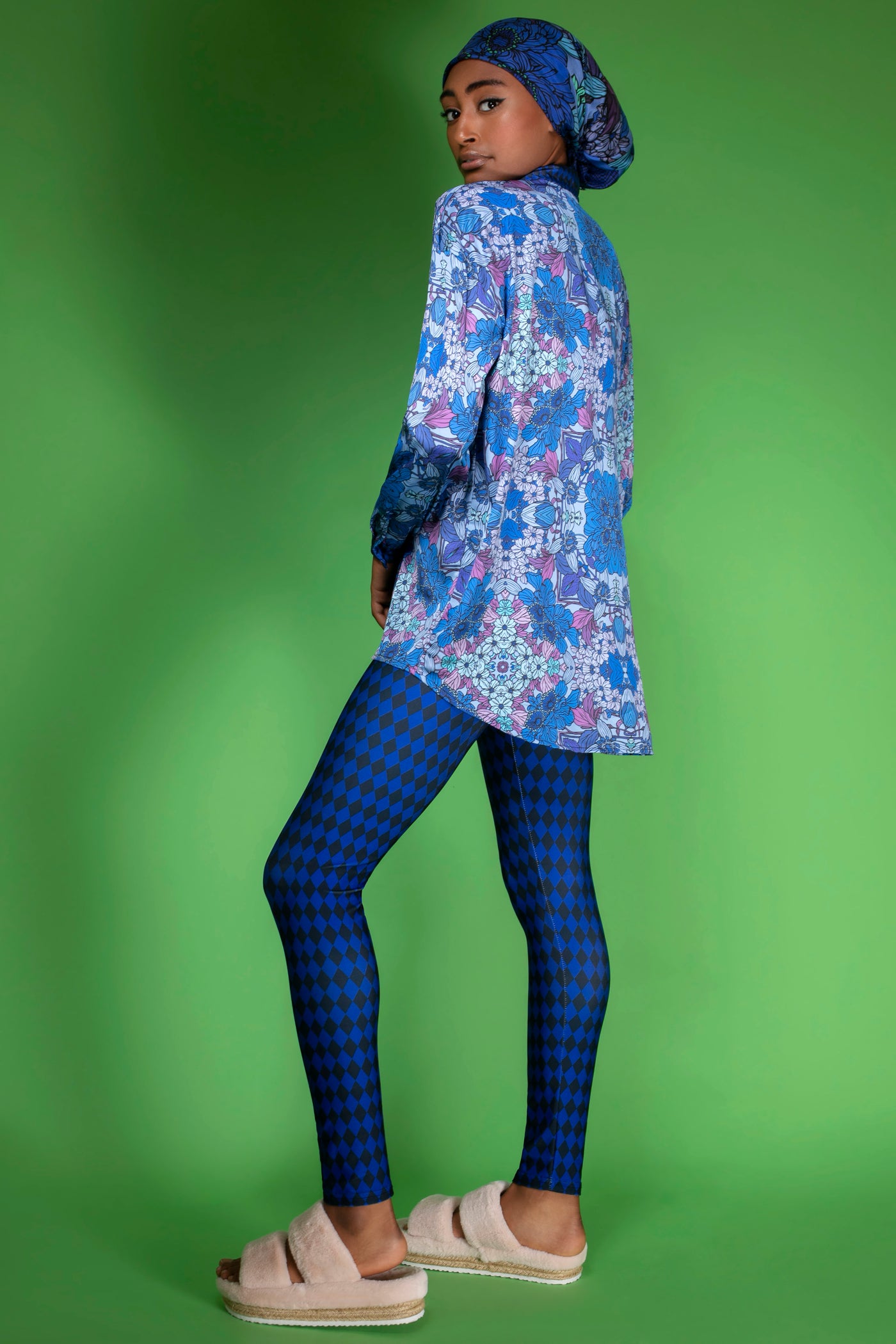 Queen blue checkered leggings