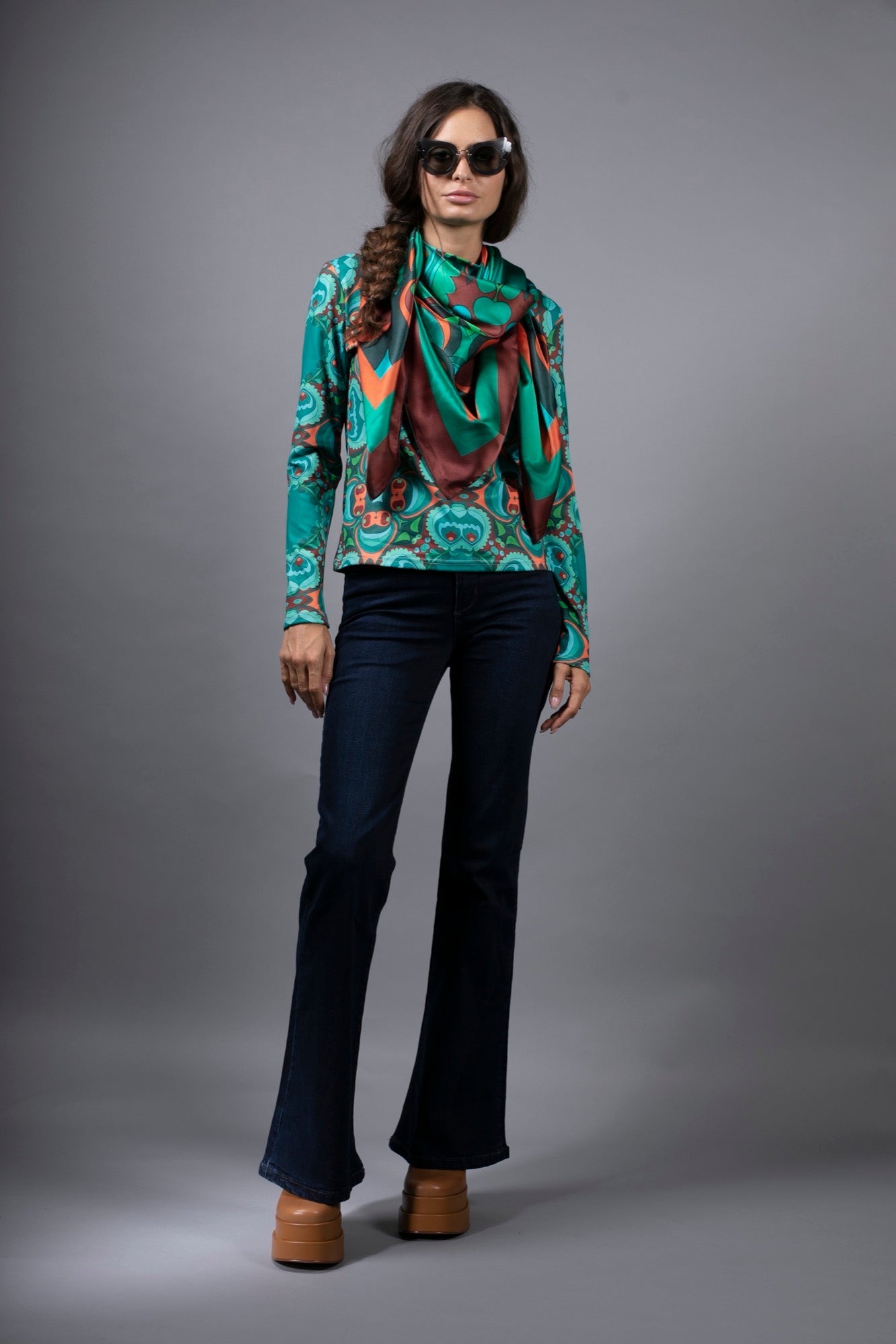 PSYCHEDELIC TEAL ORANGE TURTLENECK