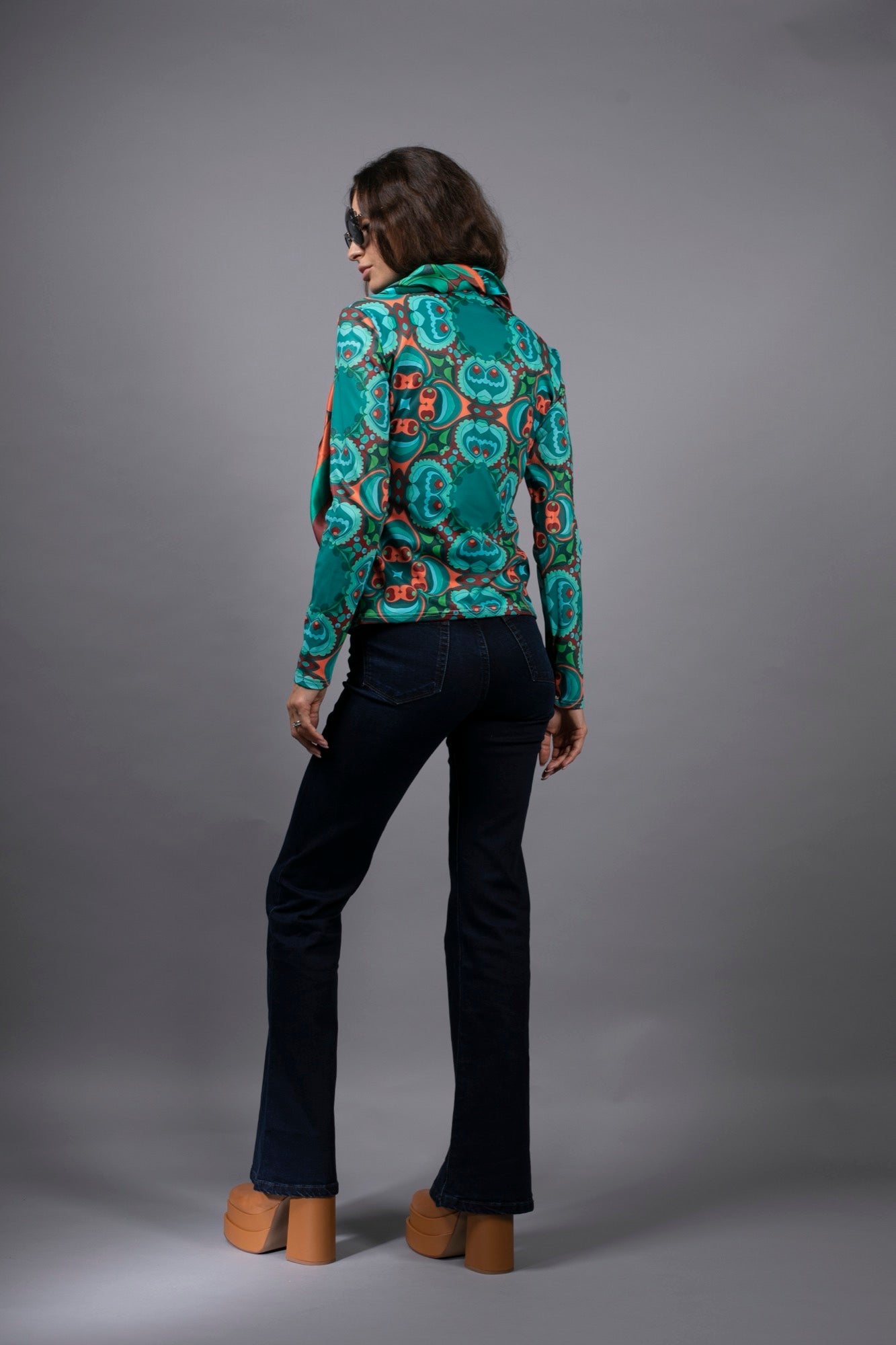 PSYCHEDELIC TEAL ORANGE TURTLENECK